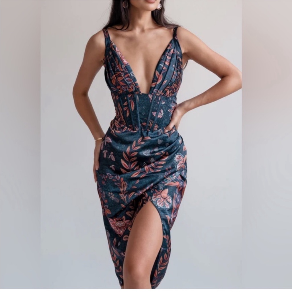 Floral Deep V Plunge Midi Dress In Blue & Cream — image 2 of 8